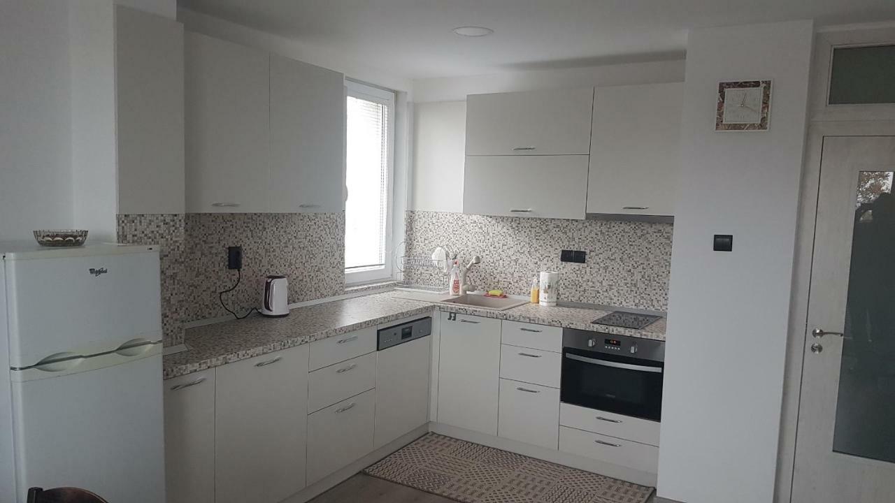 Roza Apartment ヴァルナ エクステリア 写真
